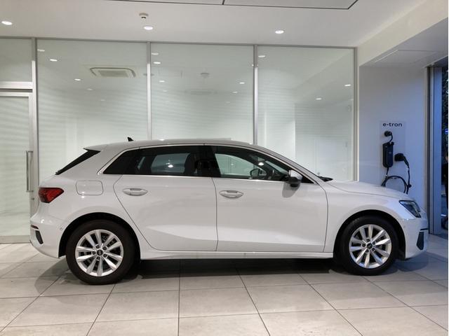 A3 スポーツバック30TFSI HDDナビ ETC 衝突被害軽減ブレーキ アダプティブクルーズコントロール レーンキープアシスト 障害物センサー バックカメラ シートヒーター LEDヘッドライト アルミホイール フルセグTV 禁煙車(7枚目)