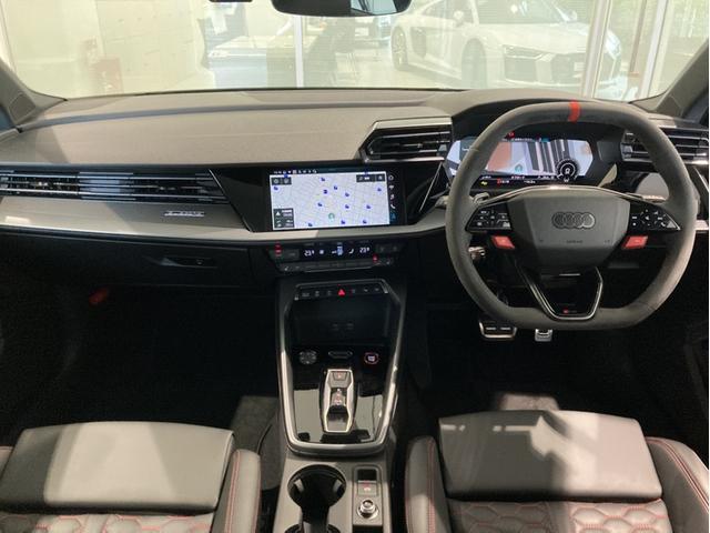 RS3スポーツバック ベースグレード 4WD メモリーナビ ETC 衝突被害軽減ブレーキ アダプティブクルーズコントロール レーンキープアシスト パーキングアシスト 障害物センサー バックカメラ 本革シート シートヒーター アルミホイール(20枚目)