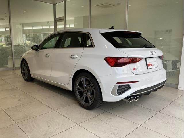 S3 スポーツバック 4WD メモリーナビ ETC 衝突被害軽減ブレーキ アダプティブクルーズコントロール レーンキープアシスト パーキングアシスト 障害物センサー バックカメラ 本革シート シートヒーター アルミホイール(10枚目)