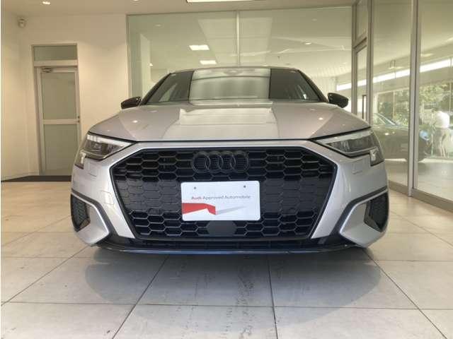 Ａ３ スポーツバック３０ＴＦＳＩアドバンスド　限定車／フルレザー／ＣａｒＰｌａｙ　バックカメラ　ブラインドスポットモニター　ＬＥＤヘッドライト　アルミホイール　電動シート　過給器設定モデル　メモリーナビ　フルセグＴＶ　ＥＴＣ　衝突被害軽減ブレーキ（3枚目）