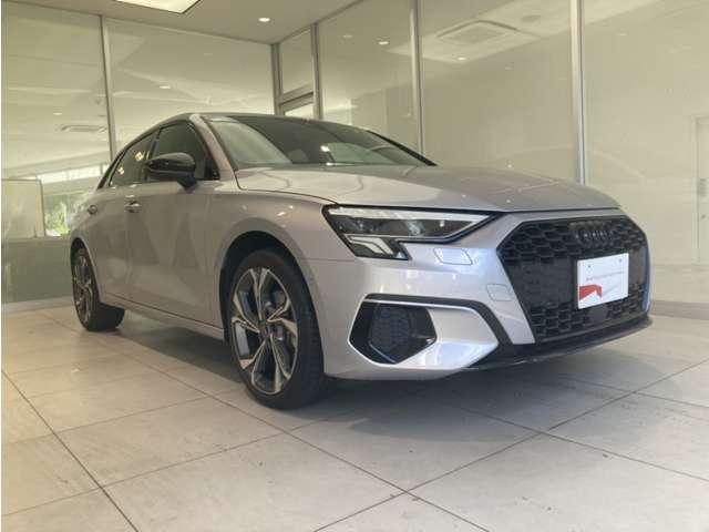 Ａ３ スポーツバック３０ＴＦＳＩアドバンスド　限定車／フルレザー／ＣａｒＰｌａｙ　バックカメラ　ブラインドスポットモニター　ＬＥＤヘッドライト　アルミホイール　電動シート　過給器設定モデル　メモリーナビ　フルセグＴＶ　ＥＴＣ　衝突被害軽減ブレーキ（4枚目）