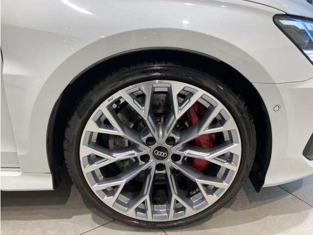 ＲＳ３スポーツバック 　４ＷＤ　バックカメラ　ＬＥＤヘッドライト　アルミホイール　スマートキー　電動シート　シートヒーター　過給器設定モデル　メモリーナビ　フルセグＴＶ　ミュージックプレイヤー接続可　ＥＴＣ　横滑り防止装置（2枚目）