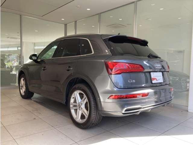 Ｑ５ ２．０ＴＦＳＩクワトロ　スポーツ　Ｓラインパッケージ　４ＷＤ　ＳｌｉｎｅＰＫＧ／ハーフレザー／マルチアンビ／Ｓサス　全周囲カメラ　メモリーナビ　フルセグ　ＤＶＤ　ＣＤ　ミュージックプレイヤー接続可　ＥＴＣ　スマートキー　電動シート　シートヒーター　ＬＥＤ（11枚目）