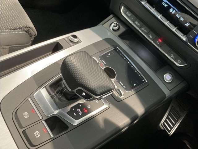 Ｑ５ ２．０ＴＦＳＩクワトロ　スポーツ　Ｓラインパッケージ　４ＷＤ　ＳｌｉｎｅＰＫＧ／ハーフレザー／マルチアンビ／Ｓサス　全周囲カメラ　メモリーナビ　フルセグ　ＤＶＤ　ＣＤ　ミュージックプレイヤー接続可　ＥＴＣ　スマートキー　電動シート　シートヒーター　ＬＥＤ（19枚目）