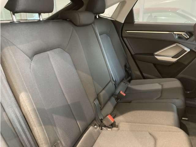 Ｑ３スポーツバック ３５ＴＦＳＩ　Ｃａｒｐｌａｙ／ＡＣＣ／ＭＨＥＶ／アシストＰ／サラウンドＣＡＭ　全周囲カメラ　フロント／サイド／バックカメラ　ＬＥＤヘッドライト　アルミホイール　電動シート　過給器設定モデル　メモリーナビ　ＥＴＣ（12枚目）