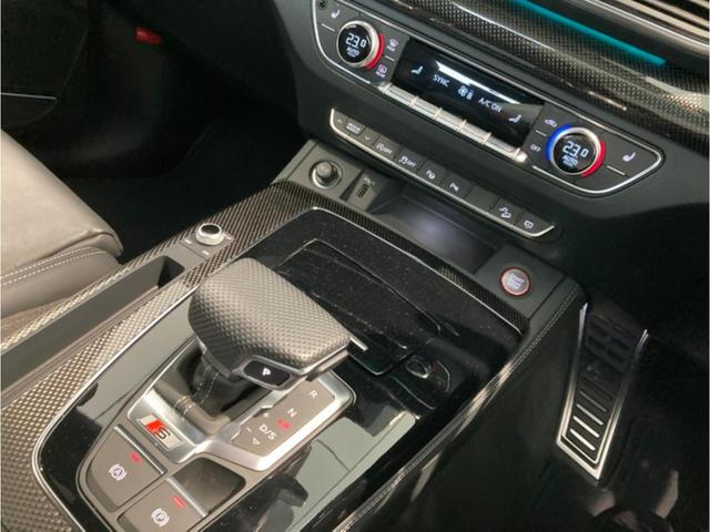 ＳＱ５スポーツバック 　４ＷＤ　レザーパッケージ／アダプティブエアサスペンション／ブラックスタイリングパッケージ／ＴＶチューナー／プライバシーガラス／ファインナッパレザーダイアモンドステッチング　ＬＥＤ　アルミホイール（22枚目）