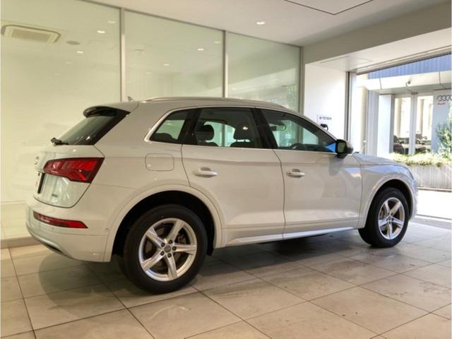 Q5 40TDIクワトロ スポーツ ディーゼルターボ 4WD アシスタンスパッケージ/マトリクスLEDヘッドライトパッケージ/リヤアシスタンスパッケージ ルーフレール アルミホイール スマートキー 電動シート シートヒーター ETC(9枚目)