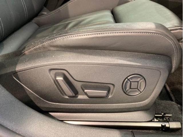 適度な硬さで長時間の運転でも疲れにくいシート設計です。