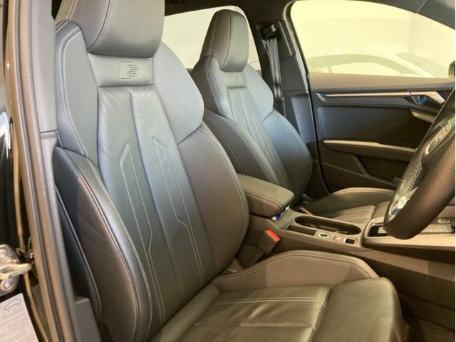 適度な硬さで長時間の運転でも疲れにくいシート設計です。