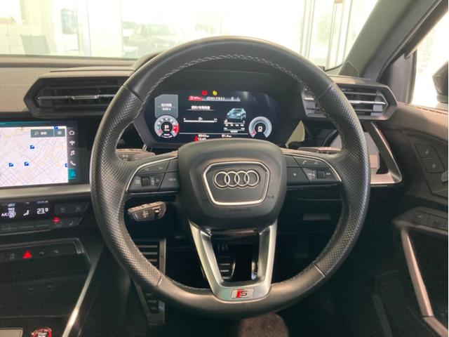 パドルシフトが装備されているので、思いのままにシフトチェンジをお楽しみ下さい。