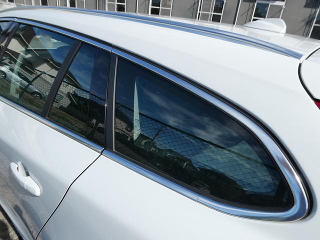 Ｖ６０ Ｔ４　ラグジュアリーエディション　１オーナ　禁煙　整備記録８枚全Ｄ　黒革　ＳＨ　Ｐシート　地デジ　ＢＴ　ＵＳＢ　Ｂカメラ　Ｒソナー　Ｐシフト　純正１７インチＡＷ　インテリセーフ　追従ＡＣＣ　車間警告　ＢＬＩＳ　ＨＩＤ　ルーフレール（12枚目）