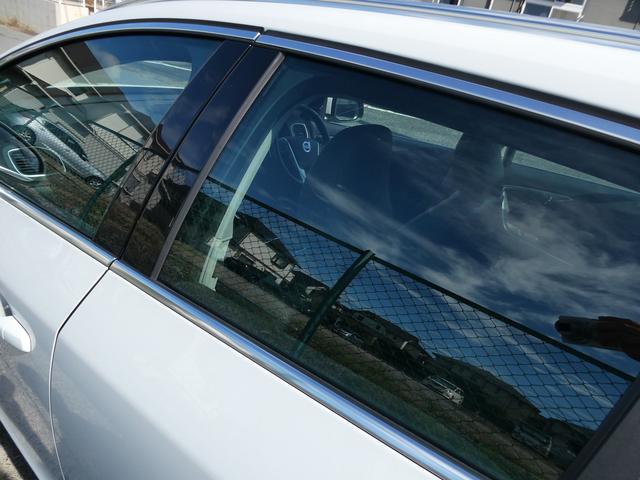 Ｖ６０ Ｔ４　ラグジュアリーエディション　１オーナ　禁煙　整備記録８枚全Ｄ　黒革　ＳＨ　Ｐシート　地デジ　ＢＴ　ＵＳＢ　Ｂカメラ　Ｒソナー　Ｐシフト　純正１７インチＡＷ　インテリセーフ　追従ＡＣＣ　車間警告　ＢＬＩＳ　ＨＩＤ　ルーフレール（14枚目）