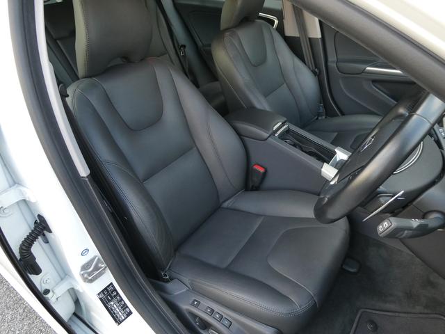 Ｖ６０ Ｔ４　ラグジュアリーエディション　１オーナ　禁煙　整備記録８枚全Ｄ　黒革　ＳＨ　Ｐシート　地デジ　ＢＴ　ＵＳＢ　Ｂカメラ　Ｒソナー　Ｐシフト　純正１７インチＡＷ　インテリセーフ　追従ＡＣＣ　車間警告　ＢＬＩＳ　ＨＩＤ　ルーフレール（32枚目）