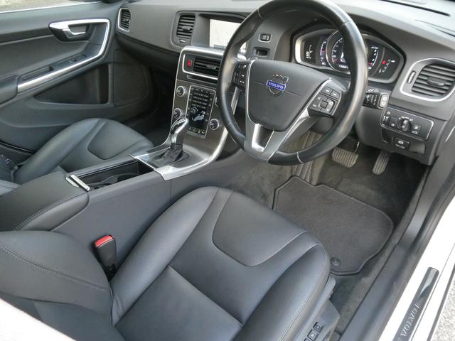 Ｖ６０ Ｔ４　ラグジュアリーエディション　１オーナ　禁煙　整備記録８枚全Ｄ　黒革　ＳＨ　Ｐシート　地デジ　ＢＴ　ＵＳＢ　Ｂカメラ　Ｒソナー　Ｐシフト　純正１７インチＡＷ　インテリセーフ　追従ＡＣＣ　車間警告　ＢＬＩＳ　ＨＩＤ　ルーフレール（33枚目）