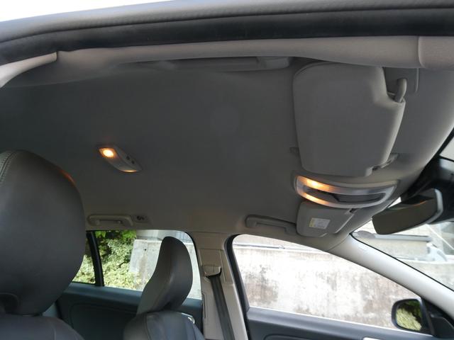Ｖ６０ Ｔ４　ラグジュアリーエディション　１オーナ　禁煙　整備記録８枚全Ｄ　黒革　ＳＨ　Ｐシート　地デジ　ＢＴ　ＵＳＢ　Ｂカメラ　Ｒソナー　Ｐシフト　純正１７インチＡＷ　インテリセーフ　追従ＡＣＣ　車間警告　ＢＬＩＳ　ＨＩＤ　ルーフレール（46枚目）