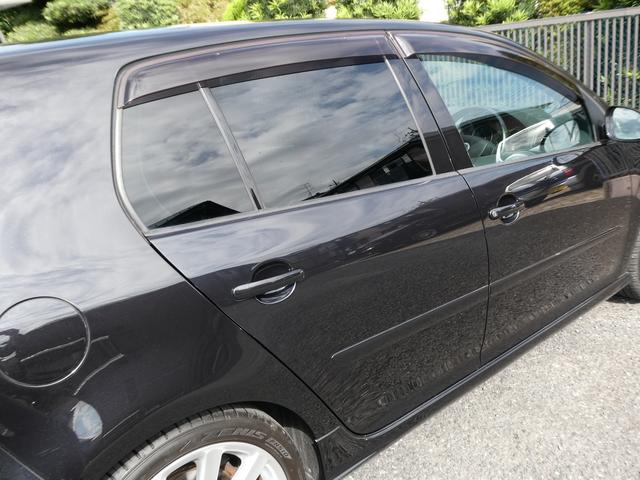 ゴルフ Ｒ３２　１オーナー車　禁煙車　４８９６０ｋｍ　天張り張替済　フルタイム４ＷＤ　取説　整備手帳　スペアキー　整備記録あり　黒革　シートヒーター　フルセグ　純正１８インチＡＷ　パドルシフト　キセノンライト　ＥＴＣ（6枚目）