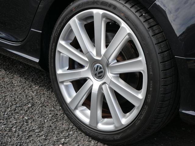 ゴルフ Ｒ３２　１オーナー車　禁煙車　４８９６０ｋｍ　天張り張替済　フルタイム４ＷＤ　取説　整備手帳　スペアキー　整備記録あり　黒革　シートヒーター　フルセグ　純正１８インチＡＷ　パドルシフト　キセノンライト　ＥＴＣ（21枚目）