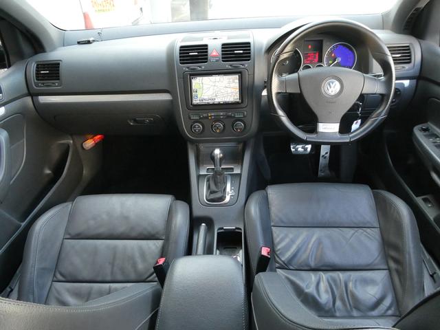 ゴルフ Ｒ３２　１オーナー車　禁煙車　４８９６０ｋｍ　天張り張替済　フルタイム４ＷＤ　取説　整備手帳　スペアキー　整備記録あり　黒革　シートヒーター　フルセグ　純正１８インチＡＷ　パドルシフト　キセノンライト　ＥＴＣ（24枚目）