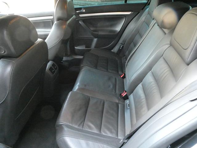 ゴルフ Ｒ３２　１オーナー車　禁煙車　４８９６０ｋｍ　天張り張替済　フルタイム４ＷＤ　取説　整備手帳　スペアキー　整備記録あり　黒革　シートヒーター　フルセグ　純正１８インチＡＷ　パドルシフト　キセノンライト　ＥＴＣ（36枚目）