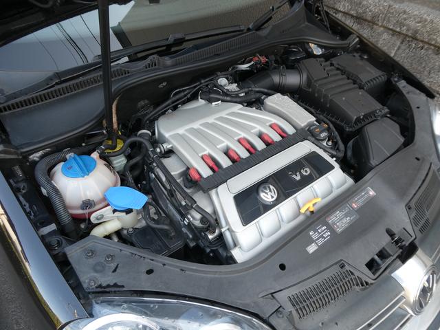 ゴルフ Ｒ３２　１オーナー車　禁煙車　４８９６０ｋｍ　天張り張替済　フルタイム４ＷＤ　取説　整備手帳　スペアキー　整備記録あり　黒革　シートヒーター　フルセグ　純正１８インチＡＷ　パドルシフト　キセノンライト　ＥＴＣ（48枚目）