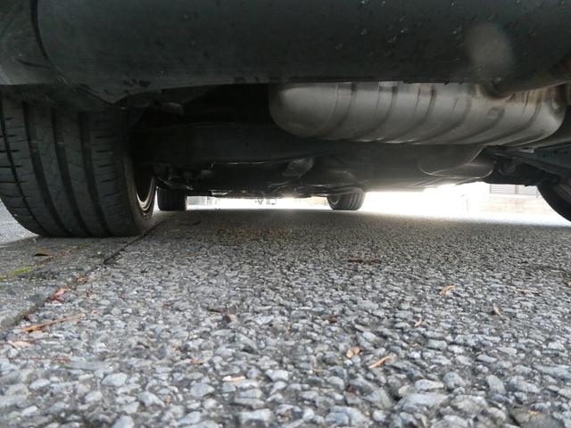 ゴルフ Ｒ３２　１オーナー車　禁煙車　４８９６０ｋｍ　天張り張替済　フルタイム４ＷＤ　取説　整備手帳　スペアキー　整備記録あり　黒革　シートヒーター　フルセグ　純正１８インチＡＷ　パドルシフト　キセノンライト　ＥＴＣ（49枚目）