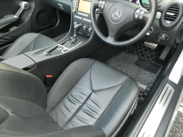 SLK SLK350 AMGスポーツエディション 電動オープン 禁煙 S記録10枚 48224km時ATオイル デフオイル交換歴 取説 整備手帳 スペアキー 黒革 シートヒーター エアスカーフ 純正18インチAW パドル 前後ソナー HID ETC(26枚目)