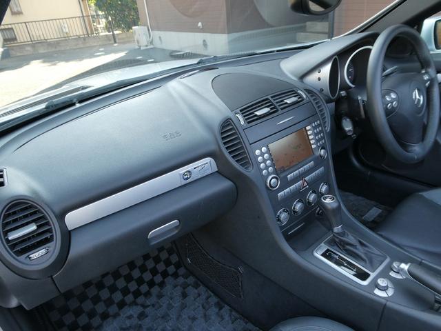 SLK SLK350 AMGスポーツエディション 電動オープン 禁煙 S記録10枚 48224km時ATオイル デフオイル交換歴 取説 整備手帳 スペアキー 黒革 シートヒーター エアスカーフ 純正18インチAW パドル 前後ソナー HID ETC(27枚目)
