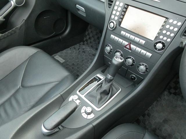 SLK SLK350 AMGスポーツエディション 電動オープン 禁煙 S記録10枚 48224km時ATオイル デフオイル交換歴 取説 整備手帳 スペアキー 黒革 シートヒーター エアスカーフ 純正18インチAW パドル 前後ソナー HID ETC(30枚目)