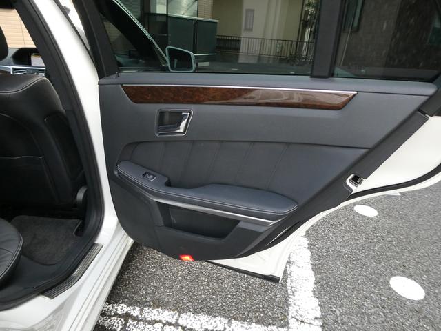 Eクラスステーションワゴン E250CGIブルーエフィシェンシーワゴン スマートキー Rエアサス交換済 整備記録7枚 黒革 SH パワーシート HDDナビ フルセグ BT 純正19インチAW Bカメ FRソナー 電動トランク HID ルーフレール Dレコ前後 ETC(45枚目)