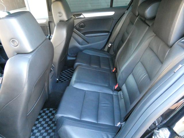 ゴルフ R 実走3万キロ台 フルタイム4WD 1オーナー 禁煙車 整備記録10枚全D 黒革 シートH パドル 純正HDDナビ フルセグ Bカメ 天張り垂れ無し 純正18インチAW レーダー HID ETC(38枚目)