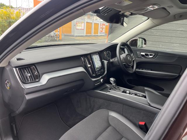 VOLVO XC60 D4 AWD MOMENTUM