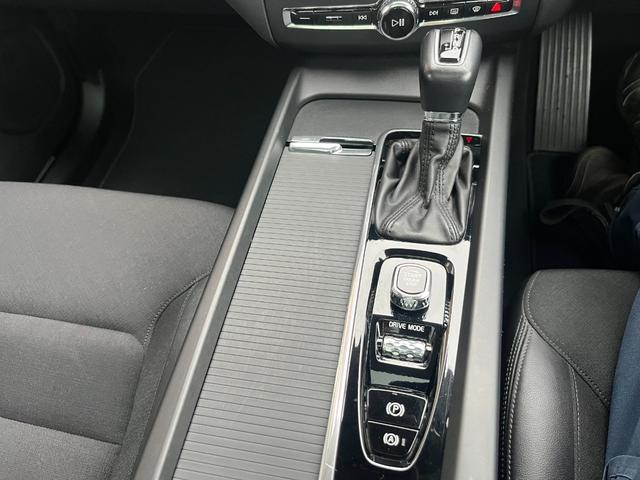 VOLVO XC60 D4 AWD MOMENTUM