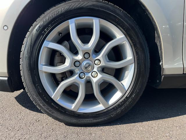 Ｖ４０ クロスカントリー　Ｄ４　サマム　１オーナー禁煙車／ＪＡＡＡ鑑定車／純正ナビ・地デジ・バックカメラ／ベージュ本革シート／アダプティブクルーズコントロール／衝突軽減／車線逸脱警告／ブラインドスポット／パークアシストパイロット（16枚目）