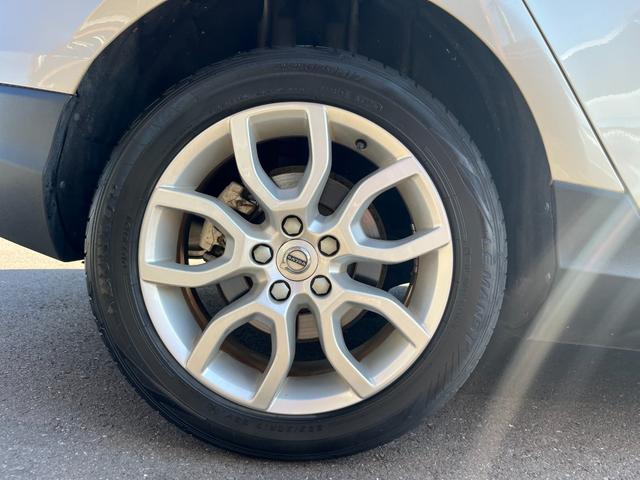 Ｖ４０ クロスカントリー　Ｄ４　サマム　１オーナー禁煙車／ＪＡＡＡ鑑定車／純正ナビ・地デジ・バックカメラ／ベージュ本革シート／アダプティブクルーズコントロール／衝突軽減／車線逸脱警告／ブラインドスポット／パークアシストパイロット（17枚目）