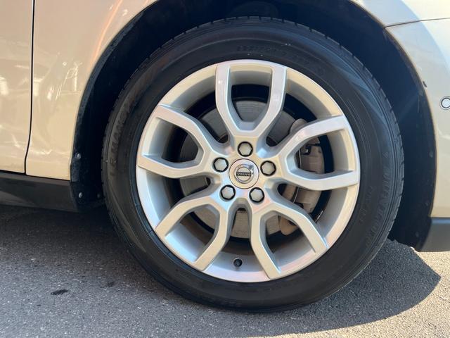 Ｖ４０ クロスカントリー　Ｄ４　サマム　１オーナー禁煙車／ＪＡＡＡ鑑定車／純正ナビ・地デジ・バックカメラ／ベージュ本革シート／アダプティブクルーズコントロール／衝突軽減／車線逸脱警告／ブラインドスポット／パークアシストパイロット（18枚目）