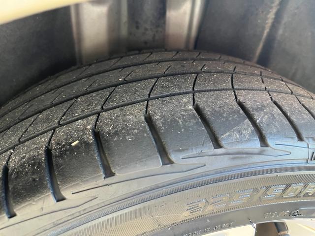 Ｖ４０ クロスカントリー　Ｄ４　サマム　１オーナー禁煙車／ＪＡＡＡ鑑定車／純正ナビ・地デジ・バックカメラ／ベージュ本革シート／アダプティブクルーズコントロール／衝突軽減／車線逸脱警告／ブラインドスポット／パークアシストパイロット（22枚目）