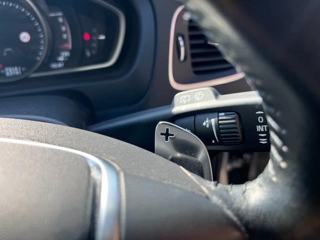 Ｖ４０ クロスカントリー　Ｄ４　サマム　１オーナー禁煙車／ＪＡＡＡ鑑定車／純正ナビ・地デジ・バックカメラ／ベージュ本革シート／アダプティブクルーズコントロール／衝突軽減／車線逸脱警告／ブラインドスポット／パークアシストパイロット（42枚目）