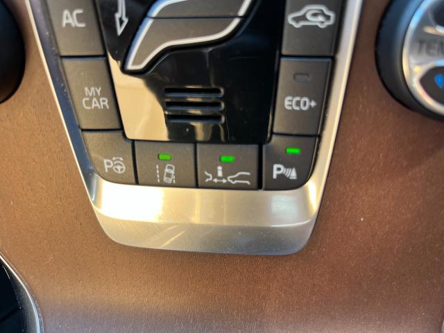 Ｖ４０ クロスカントリー　Ｄ４　サマム　１オーナー禁煙車／ＪＡＡＡ鑑定車／純正ナビ・地デジ・バックカメラ／ベージュ本革シート／アダプティブクルーズコントロール／衝突軽減／車線逸脱警告／ブラインドスポット／パークアシストパイロット（50枚目）