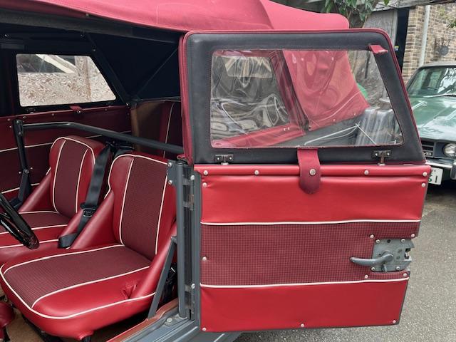 イギリスその他 　インターメカニカＩＭ－ＴＹＰ８２　キューベルワーゲン　１６００ｃｃ　ＶＷエンジン空冷　内装、幌（モヘア）レストア済みＭ／Ｔ．トノカバー　ディーラー車　インターメカニカ社生産１号車（9枚目）