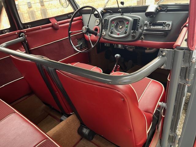 イギリスその他 　インターメカニカＩＭ－ＴＹＰ８２　キューベルワーゲン　１６００ｃｃ　ＶＷエンジン空冷　内装、幌（モヘア）レストア済みＭ／Ｔ．トノカバー　ディーラー車　インターメカニカ社生産１号車（16枚目）