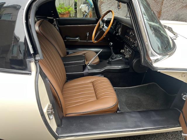 Eタイプ SI 4.2 ロードスター ボディー/内装フルレストア済み ハードトップ付き 幌/トノカバー新品(モヘア) 左ハンドル 検査2年付き(6枚目)