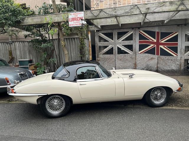 Eタイプ SI 4.2 ロードスター ボディー/内装フルレストア済み ハードトップ付き 幌/トノカバー新品(モヘア) 左ハンドル 検査2年付き(7枚目)