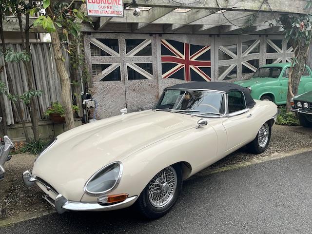 Eタイプ SI 4.2 ロードスター ボディー/内装フルレストア済み ハードトップ付き 幌/トノカバー新品(モヘア) 左ハンドル 検査2年付き(32枚目)