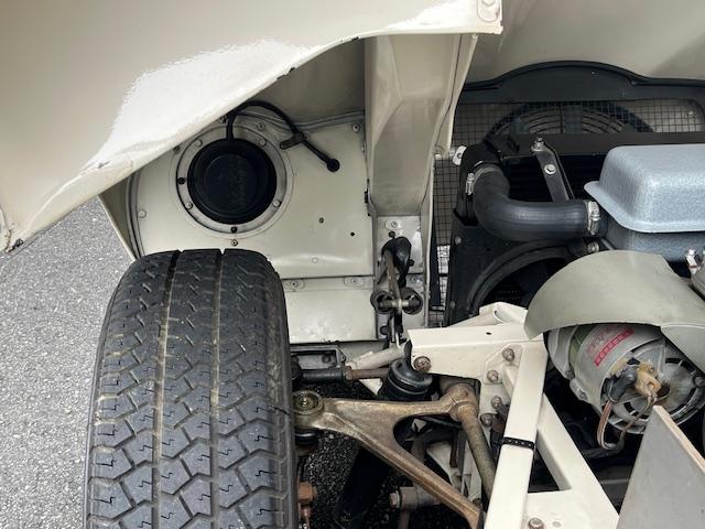 Eタイプ SI 4.2 ロードスター ボディー/内装フルレストア済み ハードトップ付き 幌/トノカバー新品(モヘア) 左ハンドル 検査2年付き(41枚目)