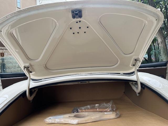 Eタイプ SI 4.2 ロードスター ボディー/内装フルレストア済み ハードトップ付き 幌/トノカバー新品(モヘア) 左ハンドル 検査2年付き(49枚目)