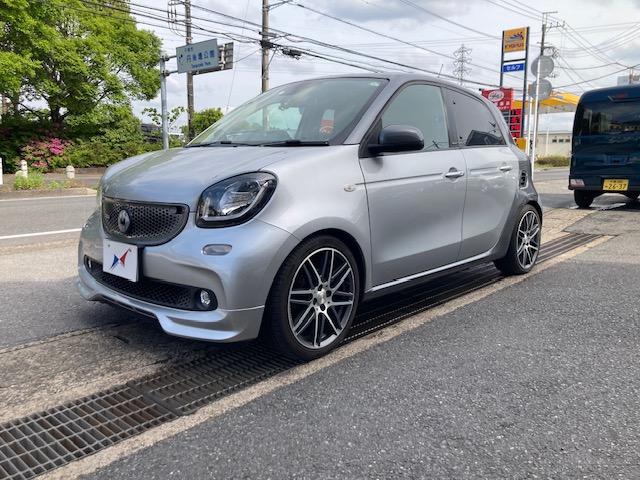 スマートフォーフォー BRABUS エクスクルーシブ 取説・保証書・スペアーキー・ガラスルーフ・パナソニックスマホ連携SDナビ・TV・ETC・Bカメラ・ドライブレコーダー・シートヒーター・タイヤ前後新品交換済・車検2027年9月(4枚目)