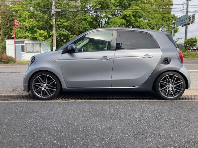 スマートフォーフォー BRABUS エクスクルーシブ 取説・保証書・スペアーキー・ガラスルーフ・パナソニックスマホ連携SDナビ・TV・ETC・Bカメラ・ドライブレコーダー・シートヒーター・タイヤ前後新品交換済・車検2027年9月(6枚目)