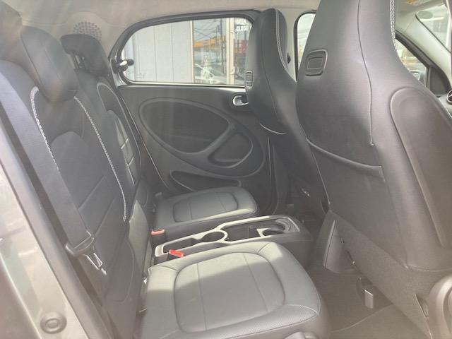 スマートフォーフォー BRABUS エクスクルーシブ 取説・保証書・スペアーキー・ガラスルーフ・パナソニックスマホ連携SDナビ・TV・ETC・Bカメラ・ドライブレコーダー・シートヒーター・タイヤ前後新品交換済・車検2027年9月(12枚目)