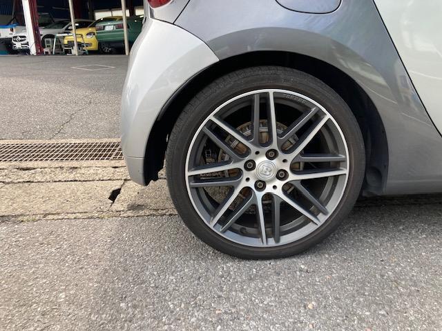 スマートフォーフォー BRABUS エクスクルーシブ 取説・保証書・スペアーキー・ガラスルーフ・パナソニックスマホ連携SDナビ・TV・ETC・Bカメラ・ドライブレコーダー・シートヒーター・タイヤ前後新品交換済・車検2027年9月(16枚目)