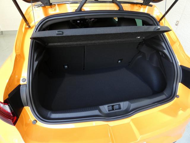 ルノー スポール 正規ディーラー車 国産新品タイヤ4本装着 メーカー保証継承 LEDヘッドライト AppleCarPlay AndroidAuto バックカメラ 障害物センサー 純正19インチAW スマートキー ETC(6枚目)